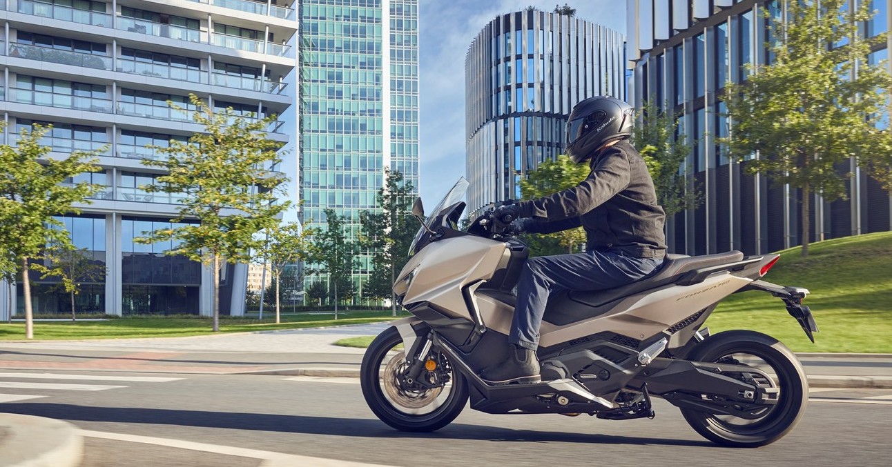 Honda Forza 750
